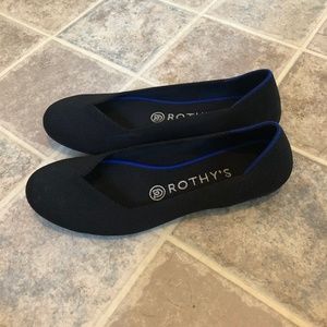 Solid Black Rothy's Flats Size 7